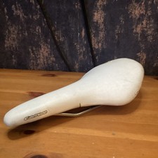 Carrera Retro Leather MTB Bike Saddle In White & Black