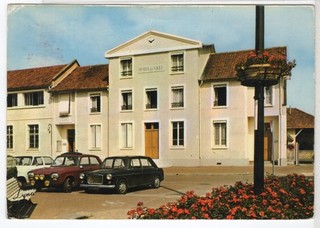 CP Originale Voiture BEZONS Austin 1100 Peugeot 204 " Rallye "