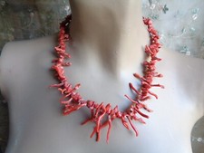 EN BRANCHES ET PERLES DE CORAIL ORANGÉ ROUGE - COLLIER VINTAGE DE 45 cm DE LONG