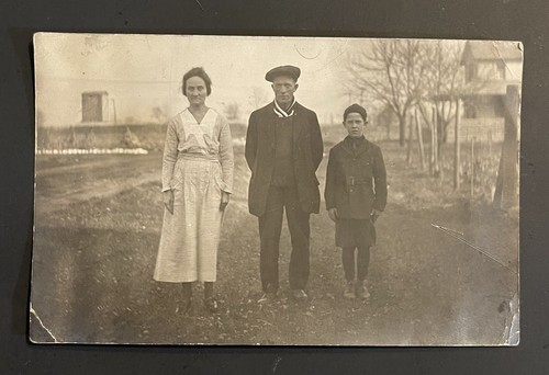 RPPC Soldat französischer Matrose mit Familie AZO Pfeile nach oben geteilt hinten - Bild 2 von 3