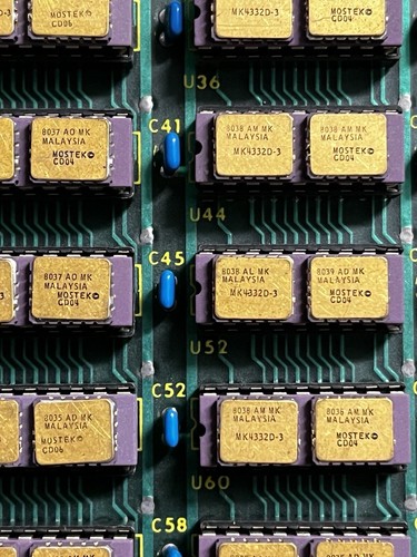 Apple III Memory Chips Gold Ceramic 32K DRAM Mostek MK4332D-3 Apple Logo - Picture 3 of 3