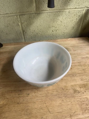 Vintage Pyrex Turquoise Amish Butterprint Mixing Bowl  2 1/2  Quart #403