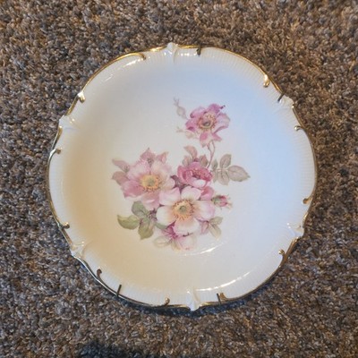 E & R Golden Crown Schumann Arzberg Germany Wild Rose Plate Bavaria 7.5  Gold  