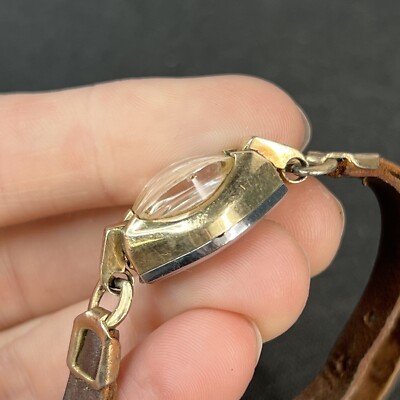 Vintage WITTNAUER 10k Gold Filled Ladies Wrist Watch 17J  display picture 3