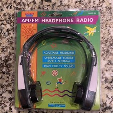 Vintage 1996 AM/FM Street Beat Headphone Radio Lenoxx Model 885 Black White Red