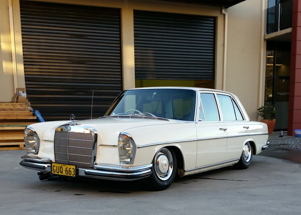 Mercedes W108 1965-1972 Muelle neumático delantero (bolsa) Juego de soportes de montaje Kit de airbag Foto 2 de 4