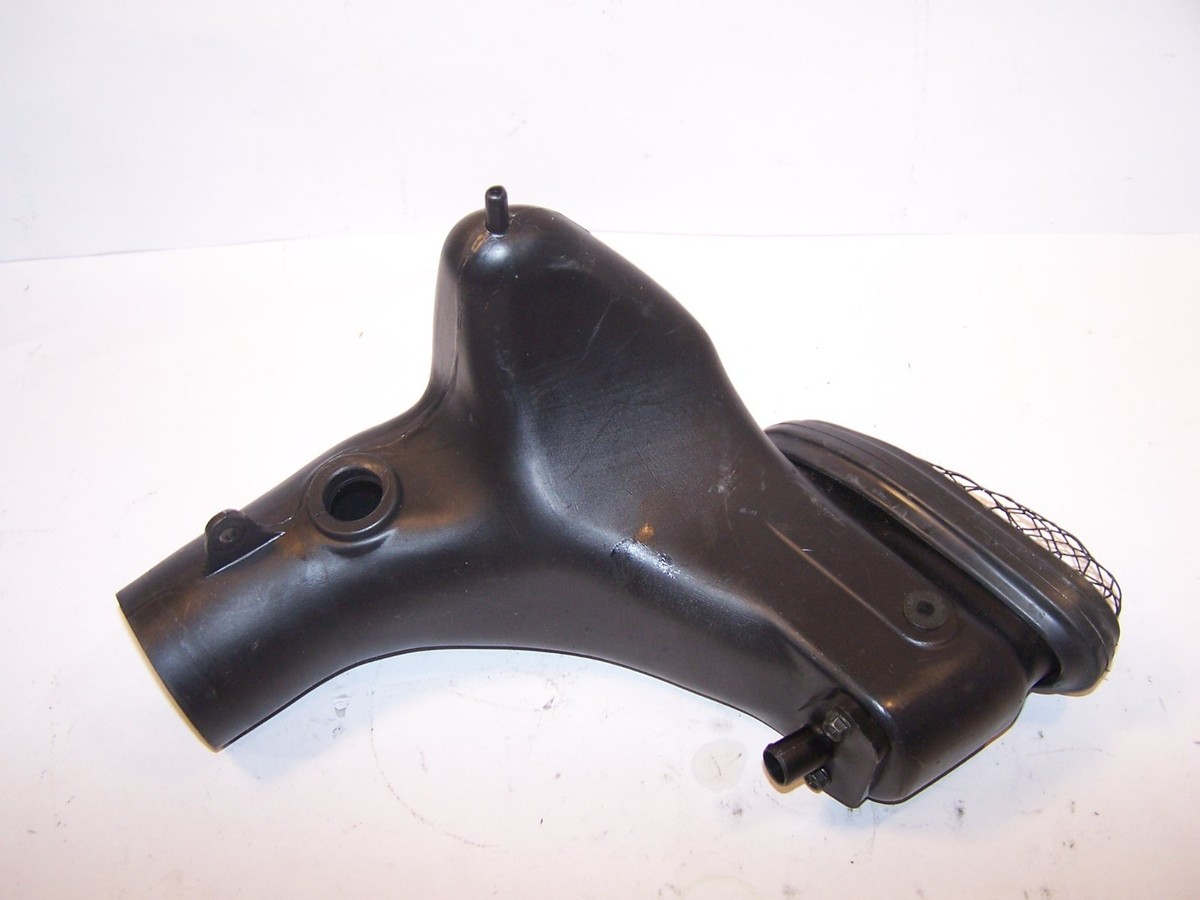 KAWASAKI ZX9R FRONT RIGHT AIR INTAKE DUCT 14073-1590 ZX 9R 900