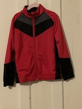 Bluza chłopięca rozmiar 6/7 zapinana na zamek.  Sportowy