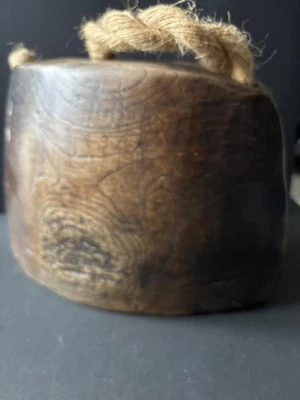 Large handcrafted vintage rustic wooden cow bell/cowbell 10'5" x 7" - Image 1 of 4