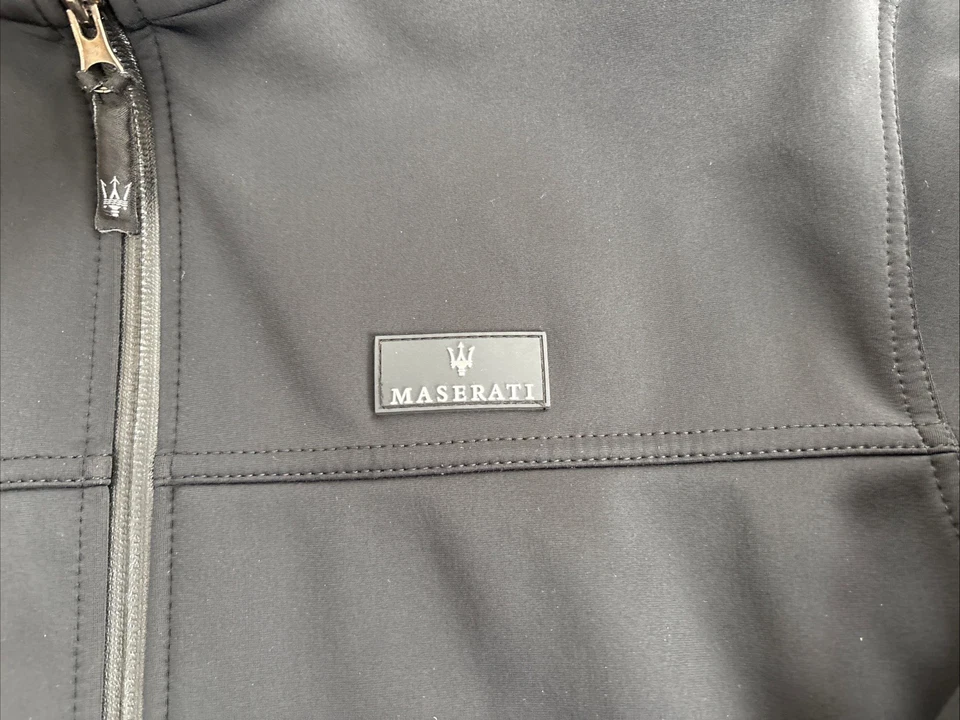 Chaqueta Maserati Hombre’s Pequeña Suave She’ll Negra Cremallera Completa Hecha en Canadá Bolsillos Raros Foto 2 de 4