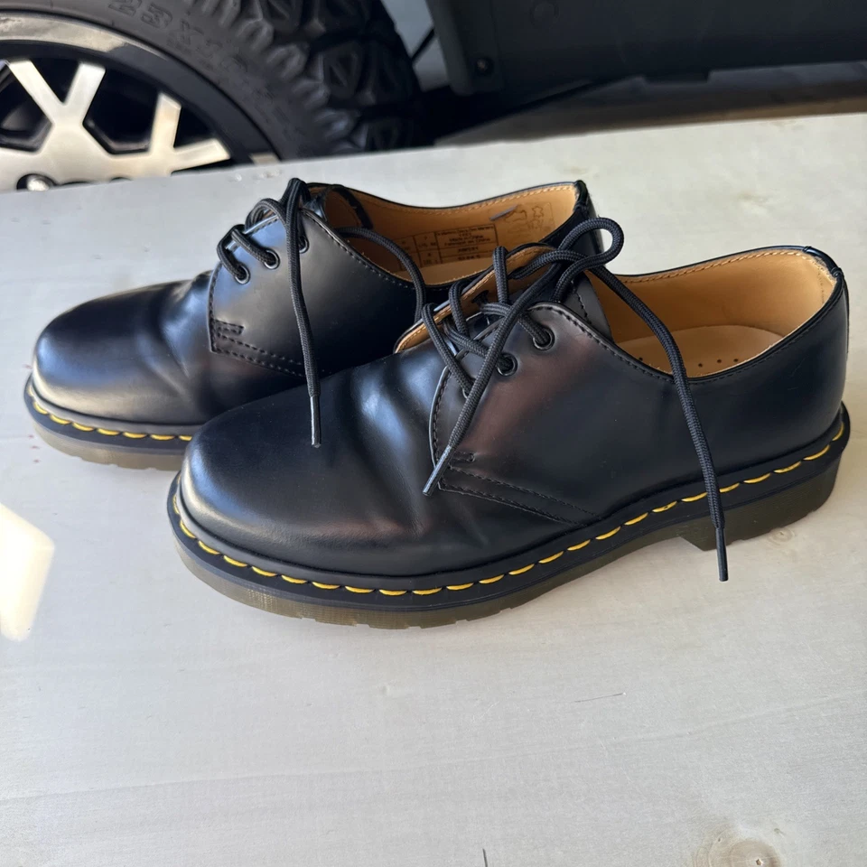 Zapatos Oxford Dr. Martens 1461 para mujer EE. UU. 8 3 ojos de cuero liso bajos negros Foto 2 de 4