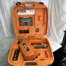 Paslode 900420 Cordless 30° Framing Nailer Case & 2x Battery FOR PARTS/NOT WORKI
