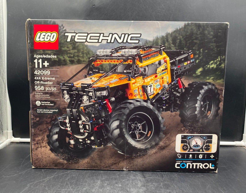 LEGO Technic 4X4 X-treme Off-Roader Set #42099 958pcs - NEW OPEN BOX