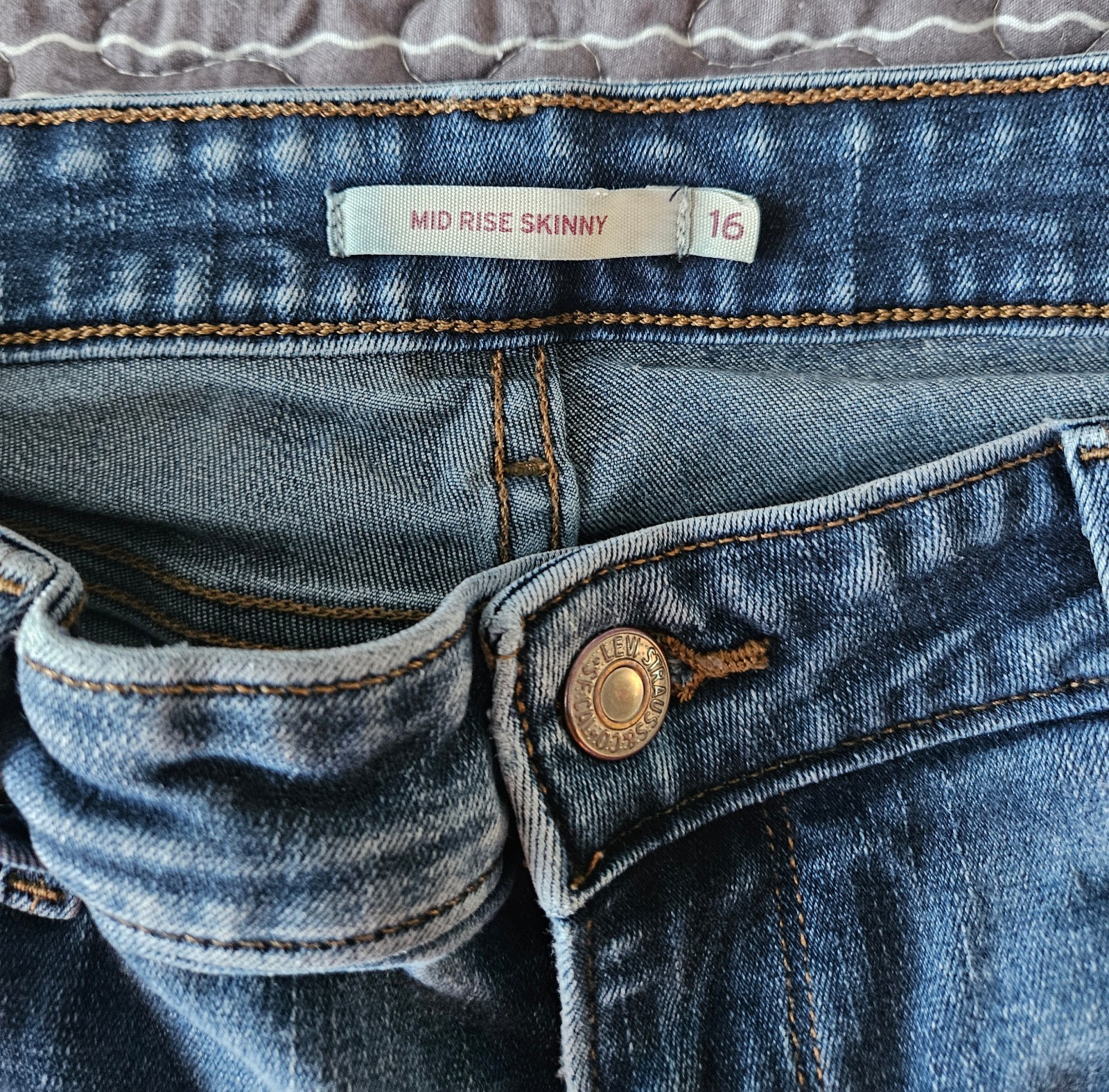 Womens Levis Size 16 Jeans Mid Rise Skinny Stretch thumbnail 4