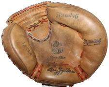 1960's Spalding Catchers Mitt Yogi Berra Signature Model RHT Nice Vintage Glove