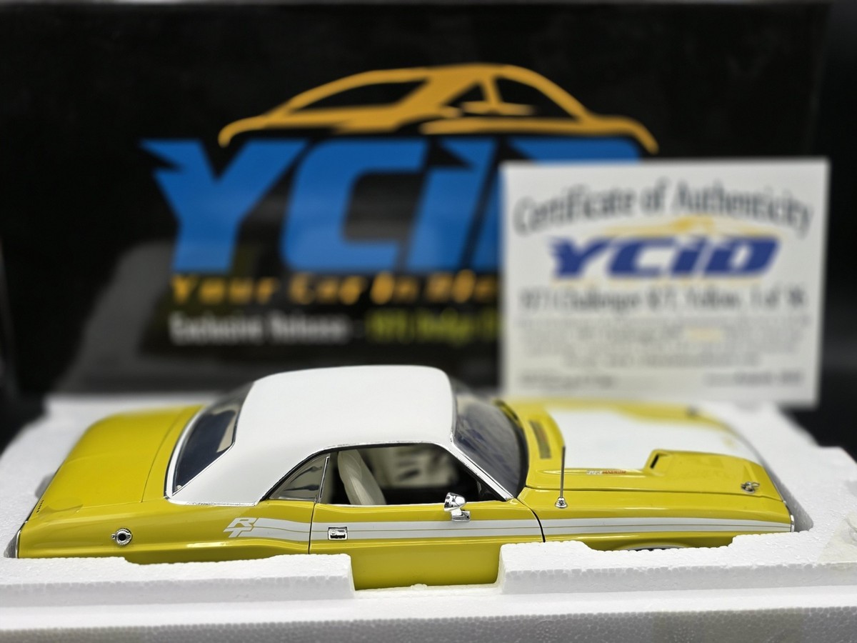 ACME YCID 1971 Dodge Challenger R/T Yellow Vinyl Top 1:18 Diecast