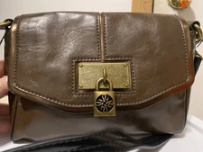 Simply Vera Wang  Purse W/ Faux Lock Adjustable Sholder Strap Never Used