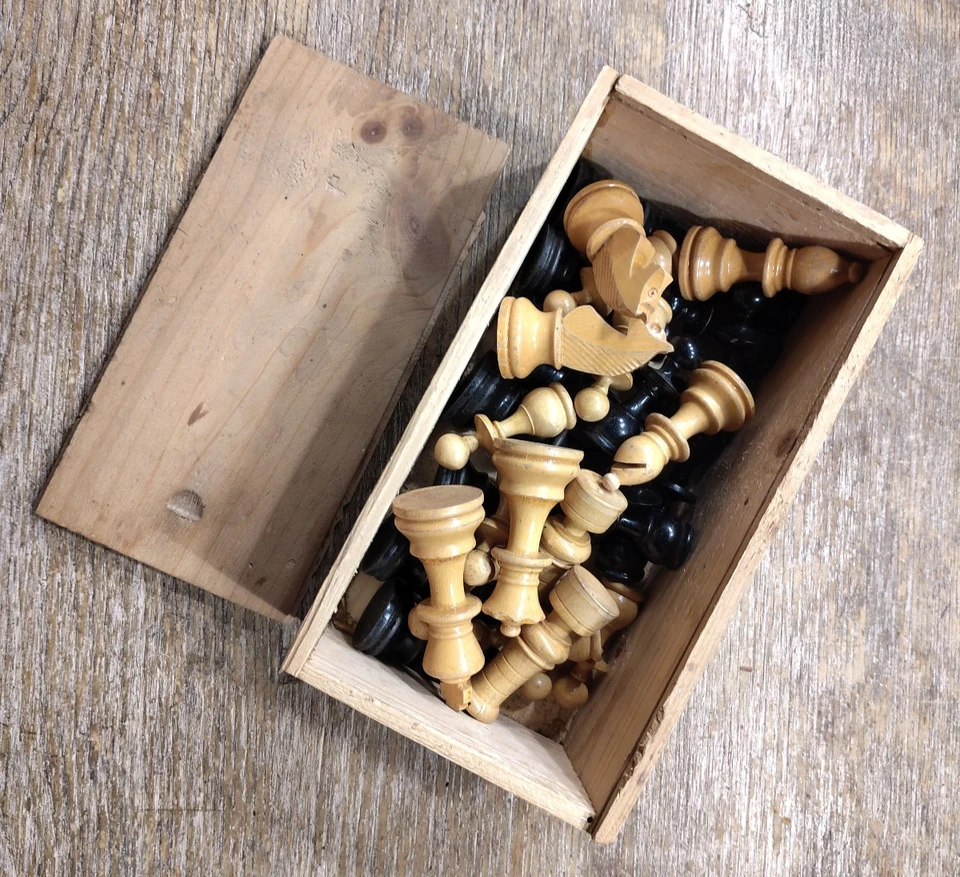 JEU D´ECHEC ANCIENS 32 PIECES EN BUIS - Photo 3/4