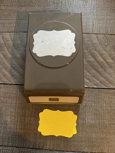 Stampin’ Up Decorative Label Shape Punch
