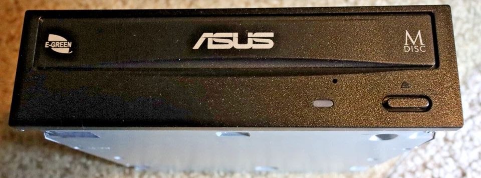 Grabadora de DVD múltiple SATA interna ASUS DRW-24F1ST 5,25" unidad óptica Foto 3 de 4