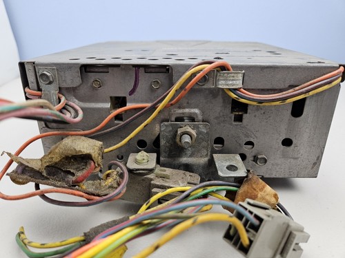 80s OEM Factory Ford AM/FM Car/Truck Radio Cassette Stereo Parts or Repair - Picture 4 of 8