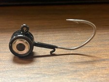 25 Big Eye Lead Head Jig with keeper black.  Walleye, Bass, Stripers with 3D eye