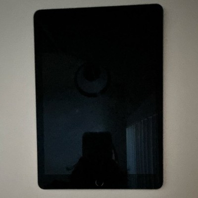 Apple iPad Pro Tablet 32GB 9.7in Wi-Fi Silver A1673 Apple iPad Series