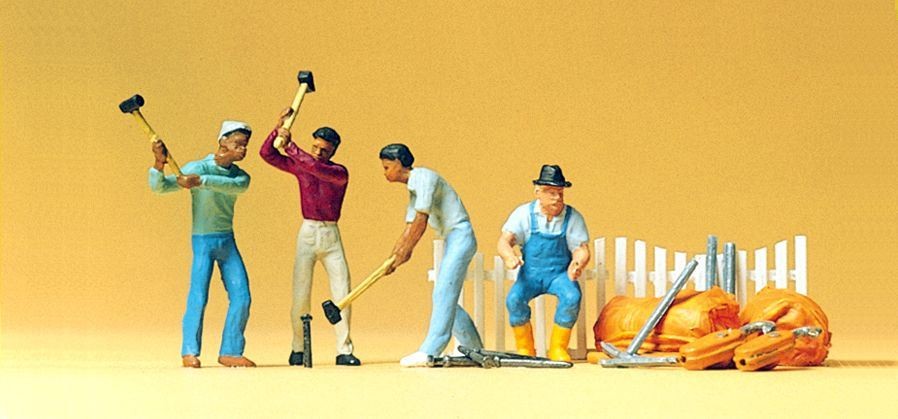 Circus Workers (3) and Drivers figure set OO/HO gauge Preiser 20264