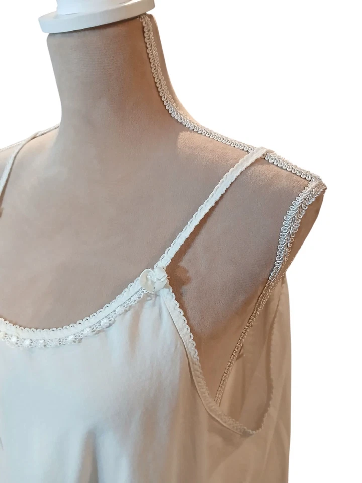 Camisón grande Oscar De La Renta etiqueta rosa blanco floral romántico cottagecore Foto 4 de 4