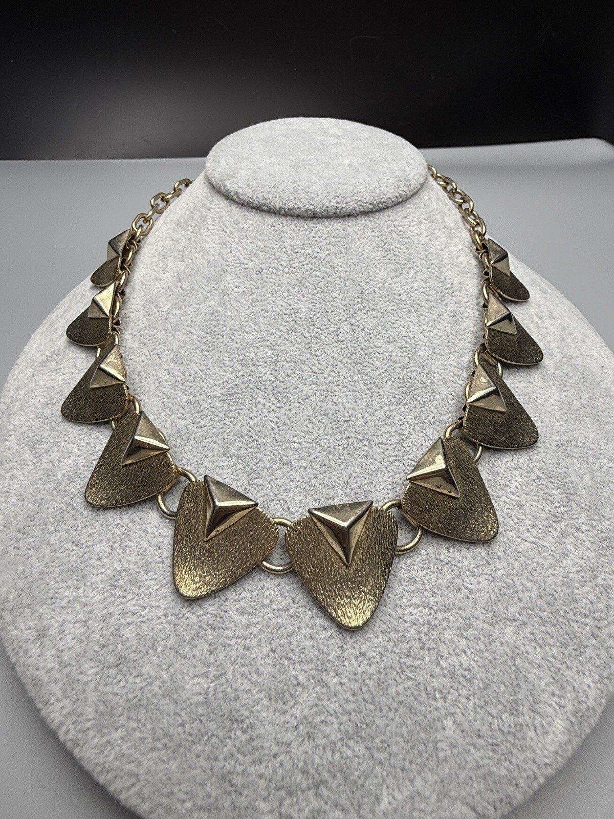 Napier VTG Unsigned Necklace Triangular Leaf Gold… - image 2