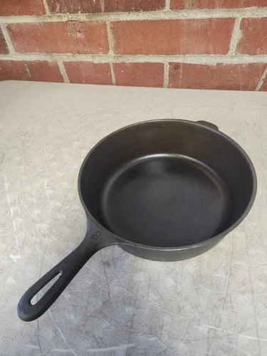 Vintage Unmarked #8 Wagner 10.5 Inch Cast Iron Chicken Fryer No Lid