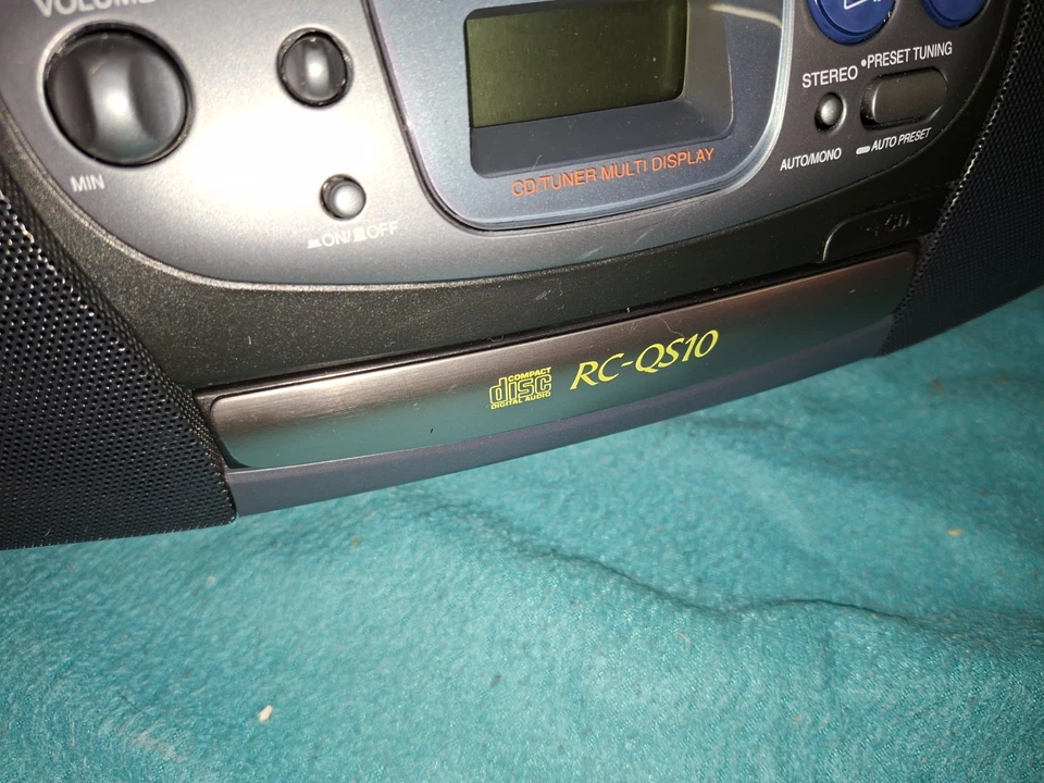 JVC RC-QS10 CD Radio Kassette - Bild 4 von 4