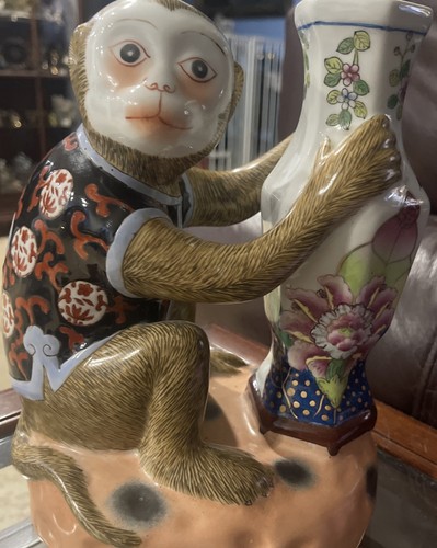 VTG Andrea By Sadek Ceramic Monkey Holding A Tobacco Leaf Vase 10" Tall Chinese