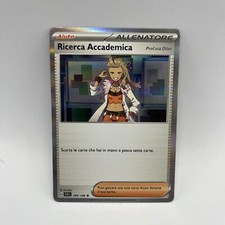 Carta Pokemon RICERCA ACCADEMICA PROF.SSA OLIM Holo (IT) | Scarlatto e Violet...