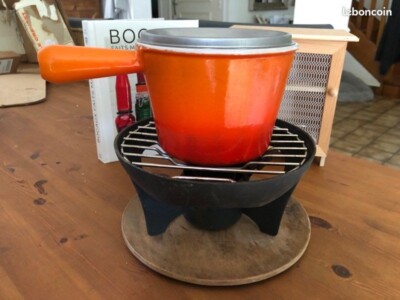 LE CREUSET SERVICE A FONDUE Poêlon FONTE ORANGE 4 FOURCHETTES