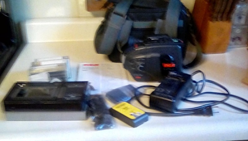 RCA VIDEO CAMCORDER CC188 WITH ALL ORIGINAL ACCESSORIES