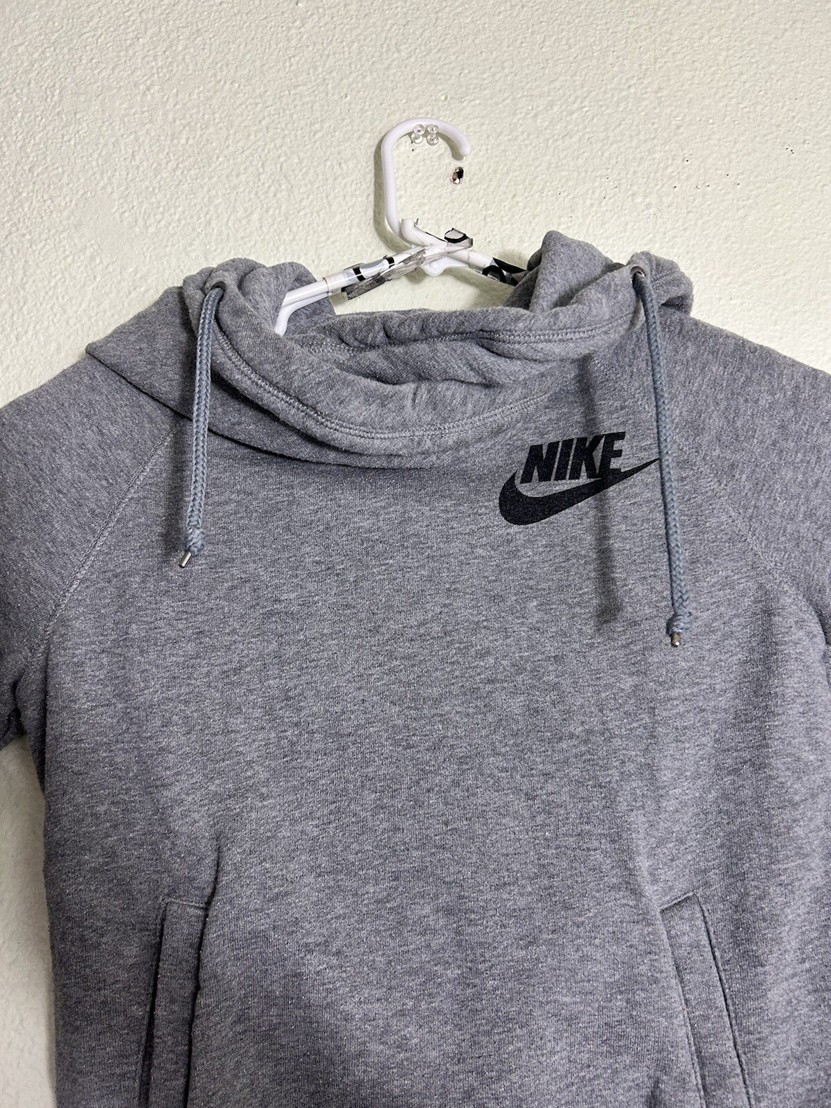 Nike Sweater Women XS Gray Hoodie Outdoors Swoosh Casual Atheltic 849005-091