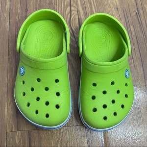 crocs j1