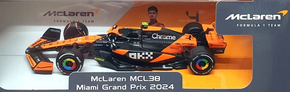 Burago 1/43 Scale 18-38451 - F1 McLaren MCL38 Diorama Miami GP 2024 Norris — 第 3/4 张图片