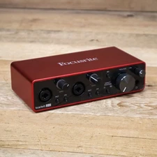 Focusrite Scarlett 2i2 (3rd Gen) USB Audio Interface Studio Recording U266254