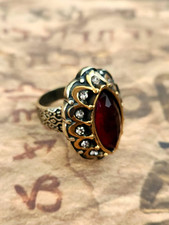 The Crimson Oasis Ring: Embodying the Essence of Al-Khidr's Hidden Oasis