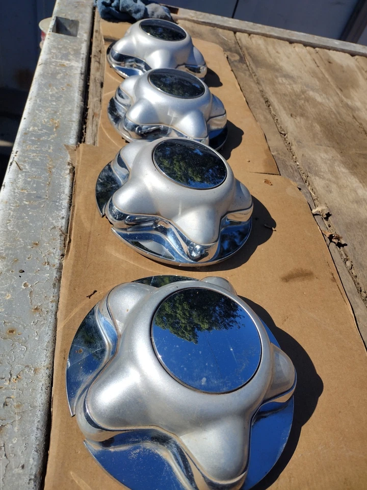 Tapas centrales Ford Expedition 1996-1998 o Ford F-150 Foto 2 de 4