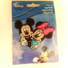 Disney Mickey Minnie Mouse Hugging mbroidered Applique Patch 3.5" x 2.5"