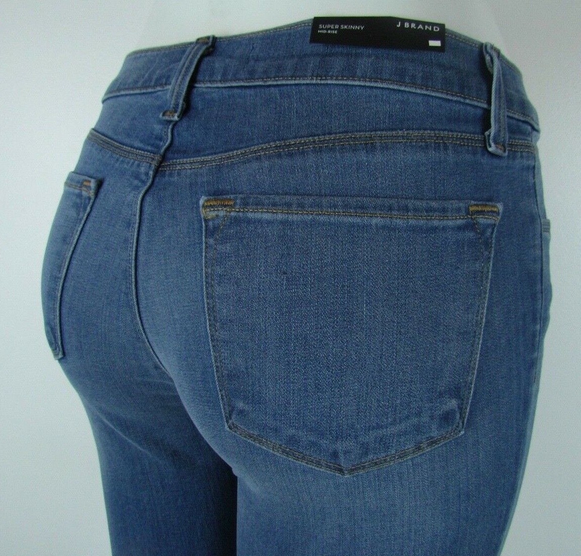 New J BRAND 620 SUPER SKINNY Mid Rise Jeans Woman SZ 29 in LUCAS MEDIUM BLUE