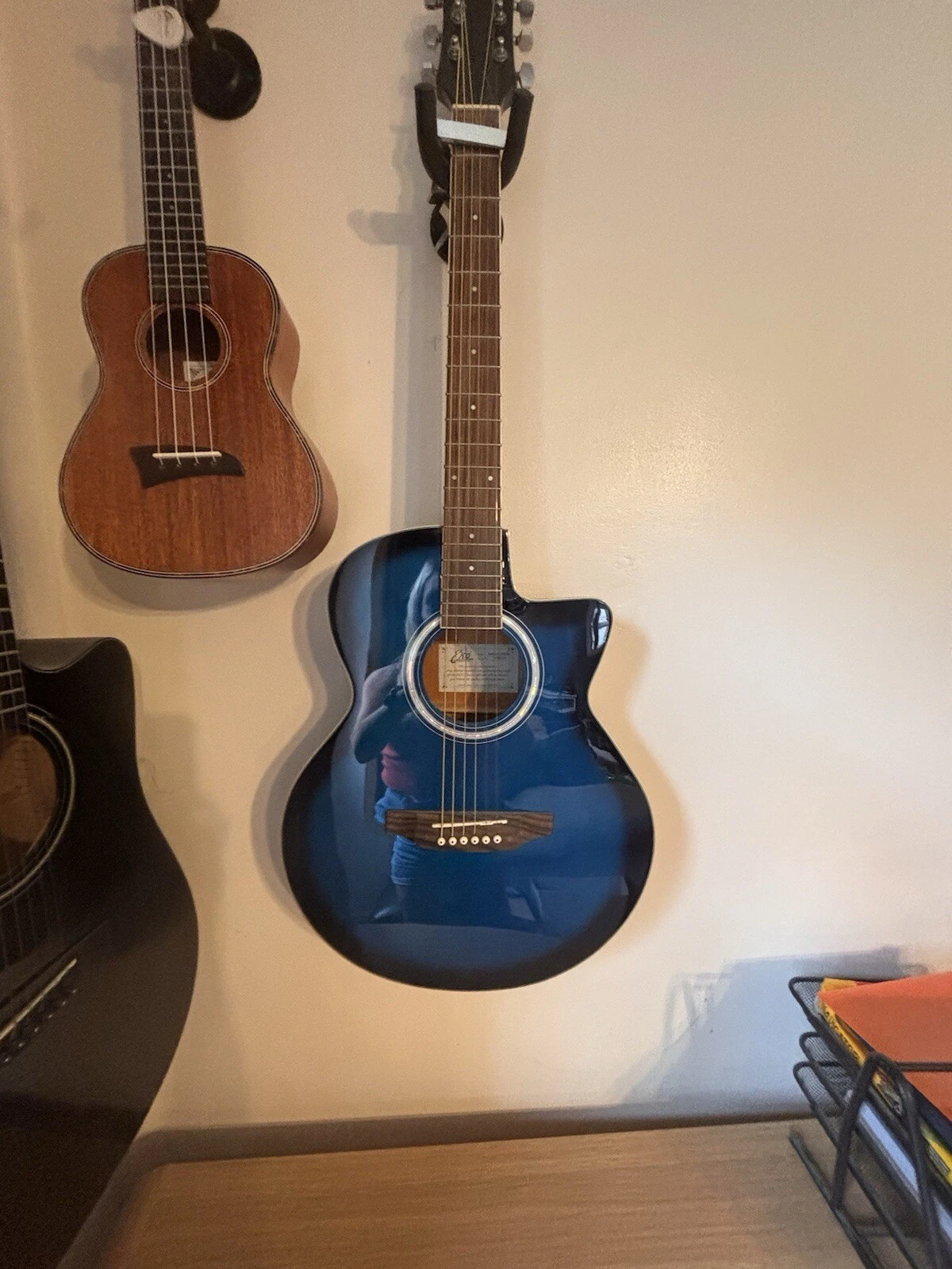 Picture 1 of 3