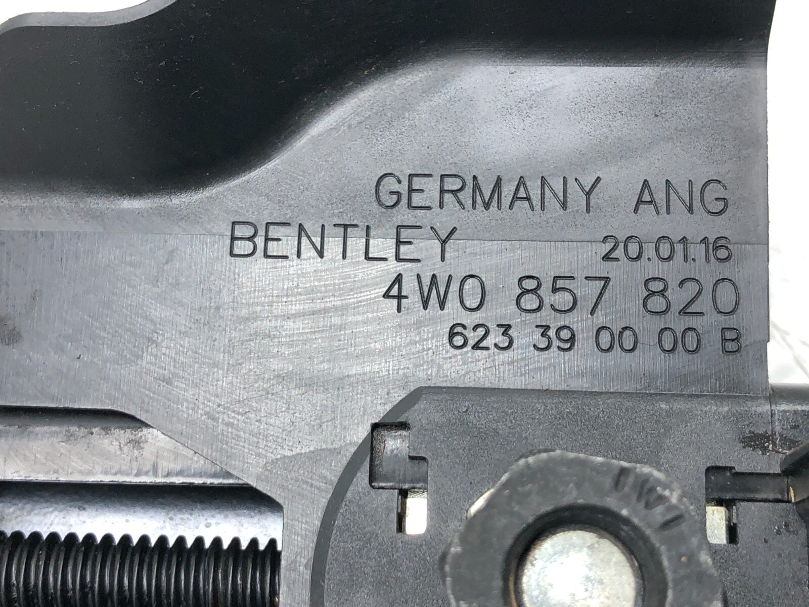 2014-2018 BENTLEY FLYING SPUR RIGHT PASS FRONT SEATBELT ADJUSTER OEM #READ NOTES