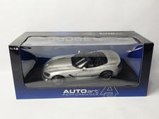 AUTOART DODGE VIPER SRT-10 SILVER 1/18 SCALE NEW VERY NICE!!!!