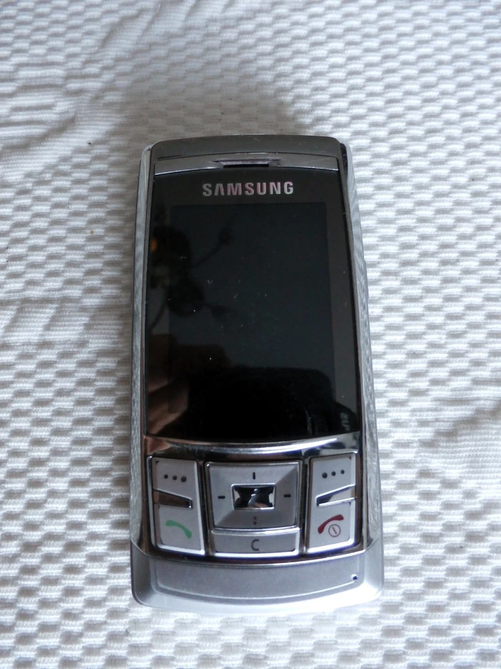 Samsung SGH D840 - Metallic Silver Slide Mobile Phone - Boxed - Read Description - Image 2 of 4