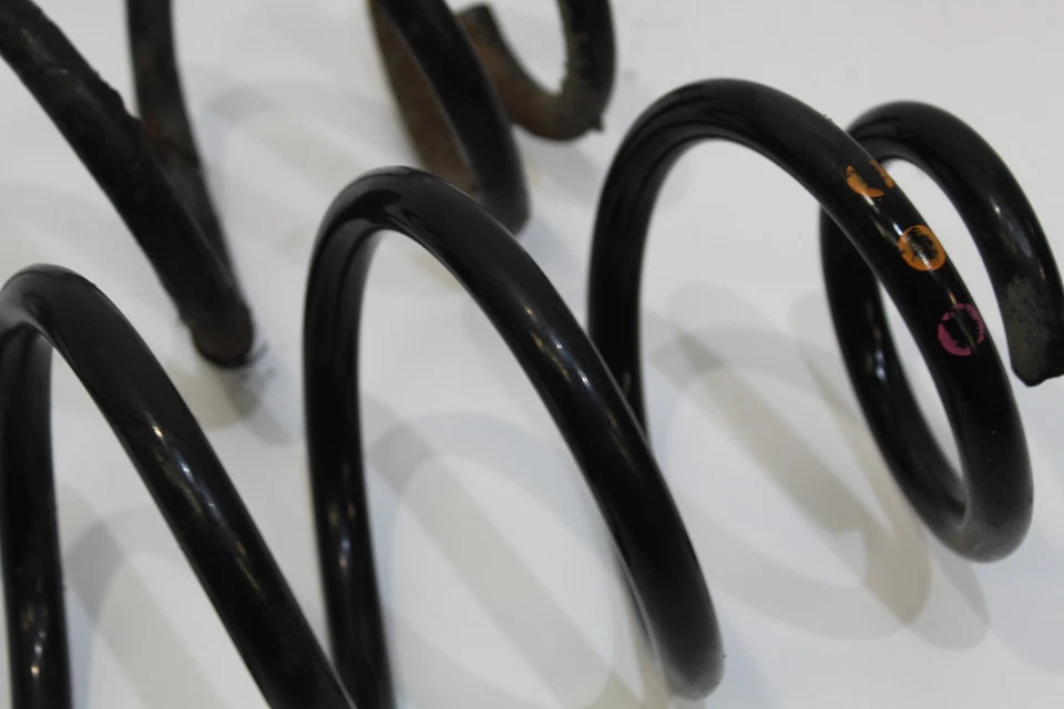 Par de resortes deportivos delanteros Audi RS6 4G C7 2 naranja 1 violeta 8K0411105EC Foto 3 de 4