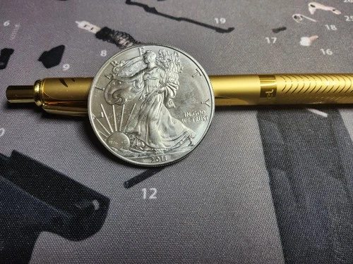 2011 American Silver Eagle $1 Coin – 1 oz .999 Fine Silver Bullion – Beautiful